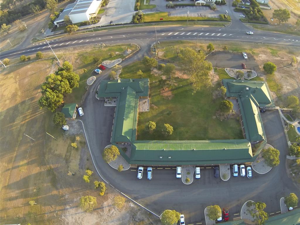 Overlander Homestead Motel Roma Bagian luar foto