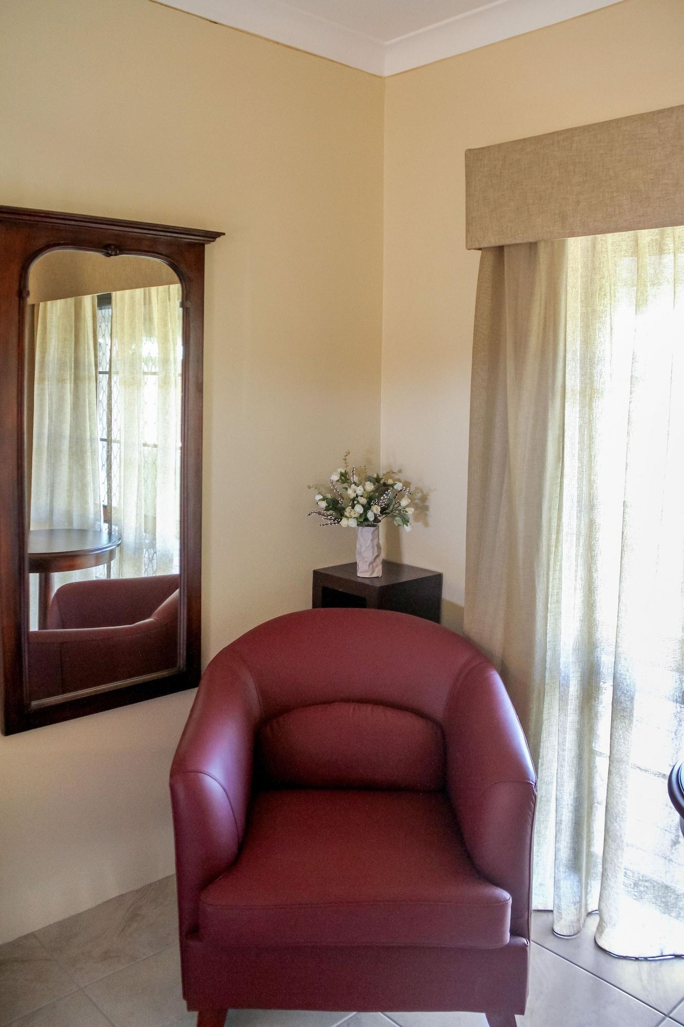 Overlander Homestead Motel Roma Bagian luar foto