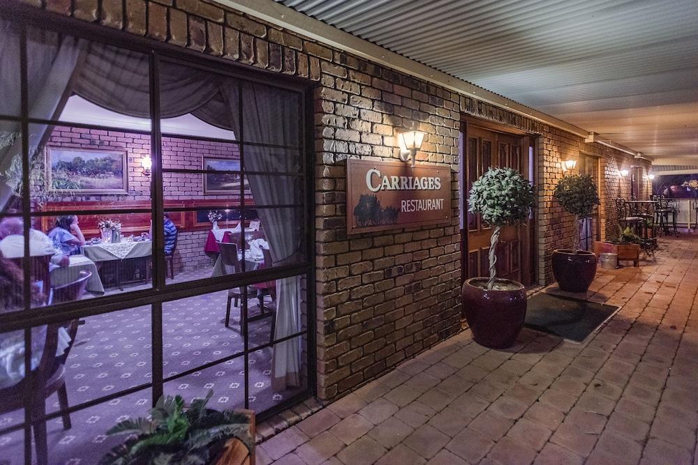 Overlander Homestead Motel Roma Bagian luar foto