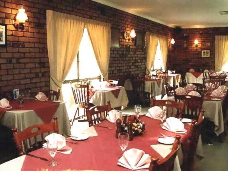 Overlander Homestead Motel Roma Bagian luar foto